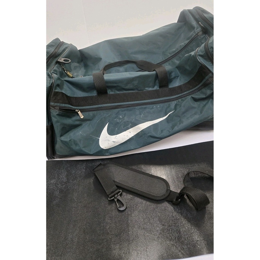 Nike XL Bag Duffel Unisex Black Great Used Condition Vintage OSFA XLarge Sports